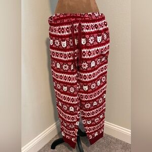 Old Navy Festive Red and White Women’s Pajama Bottoms